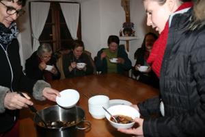 Literarni večer v Juvanovi hiši